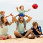 Jak zorganizować dziecku czas na plaży?